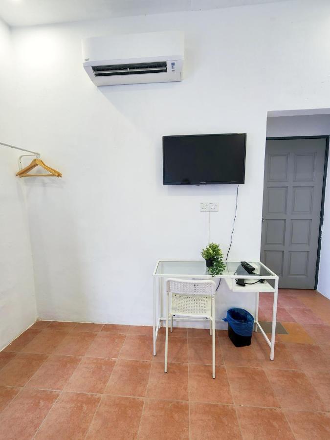 Gurney Coast Guest House By Sky Hive George Town Exteriör bild