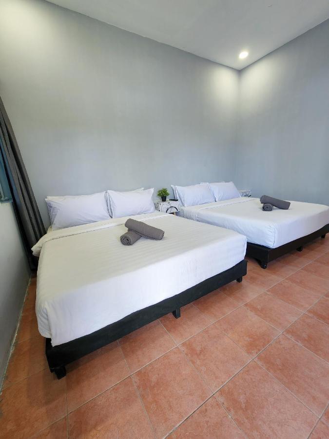 Gurney Coast Guest House By Sky Hive George Town Exteriör bild