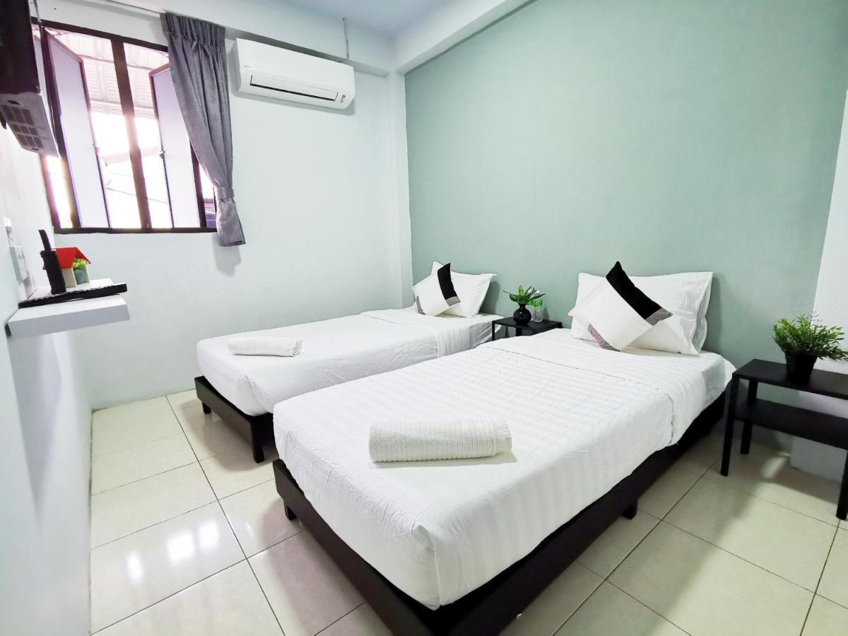 Gurney Coast Guest House By Sky Hive George Town Exteriör bild