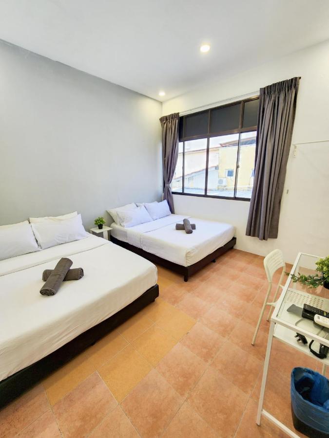Gurney Coast Guest House By Sky Hive George Town Exteriör bild