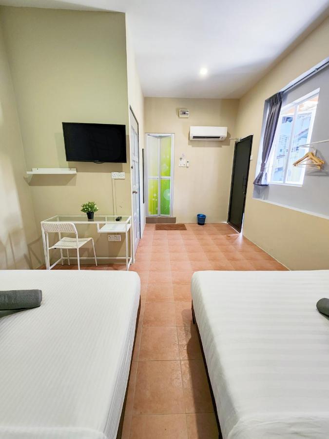 Gurney Coast Guest House By Sky Hive George Town Exteriör bild