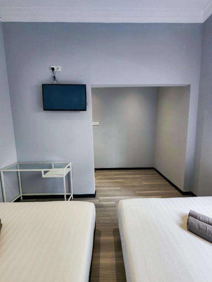 Gurney Coast Guest House By Sky Hive George Town Exteriör bild
