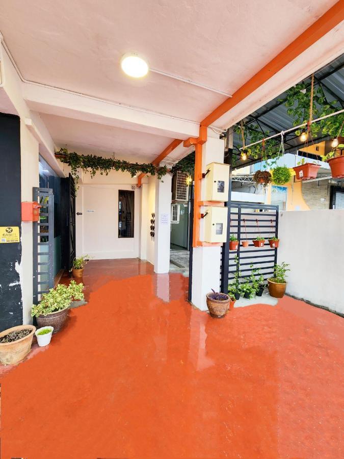 Gurney Coast Guest House By Sky Hive George Town Exteriör bild